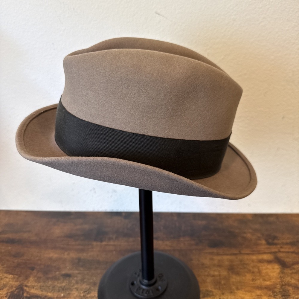 Dorfman Pacific Designer Collection Dynafelt Fedora Gray Size 7 1/4 Vintage USA